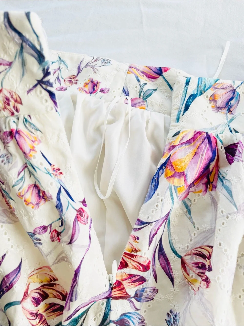 Like new Steve Madden 2 piece matching floral skirt + crop top set. Sz M/L.
